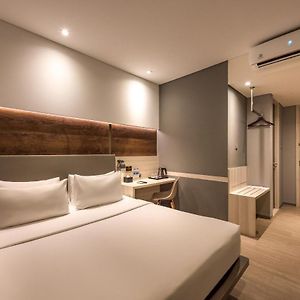 Kamar queen executive